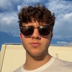 Meet your Posher, Ethan